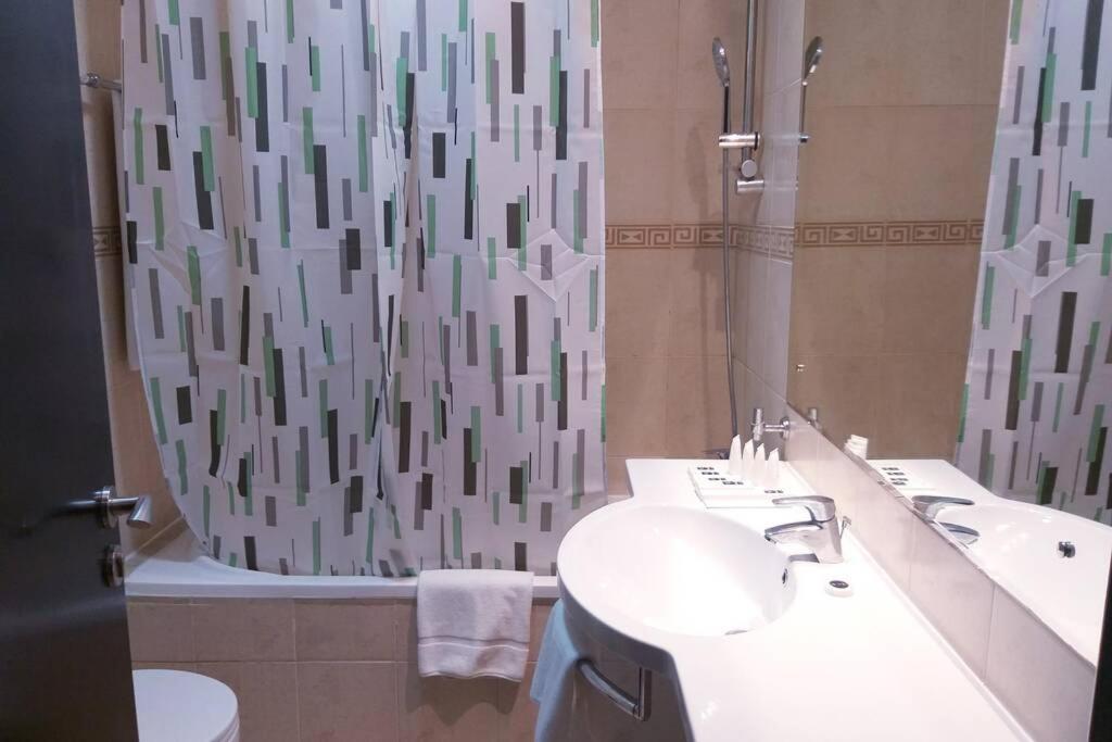 Lovely 1-Bedroom Apartment In The Heart Of Dubai Marina Екстер'єр фото