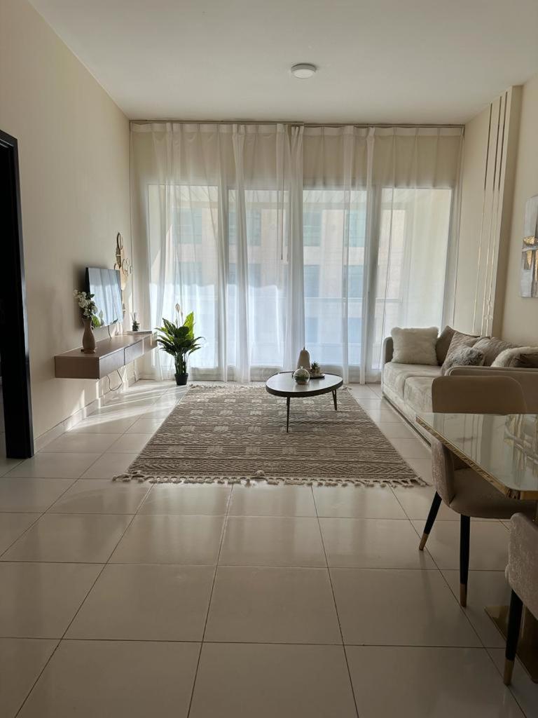 Lovely 1-Bedroom Apartment In The Heart Of Dubai Marina Екстер'єр фото
