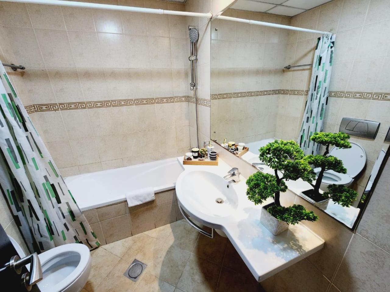 Lovely 1-Bedroom Apartment In The Heart Of Dubai Marina Екстер'єр фото
